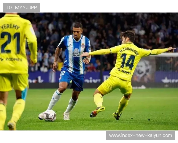 比利亚雷亚尔边路配合流畅，主帅称满意团队默契，比利亚雷亚尔b队